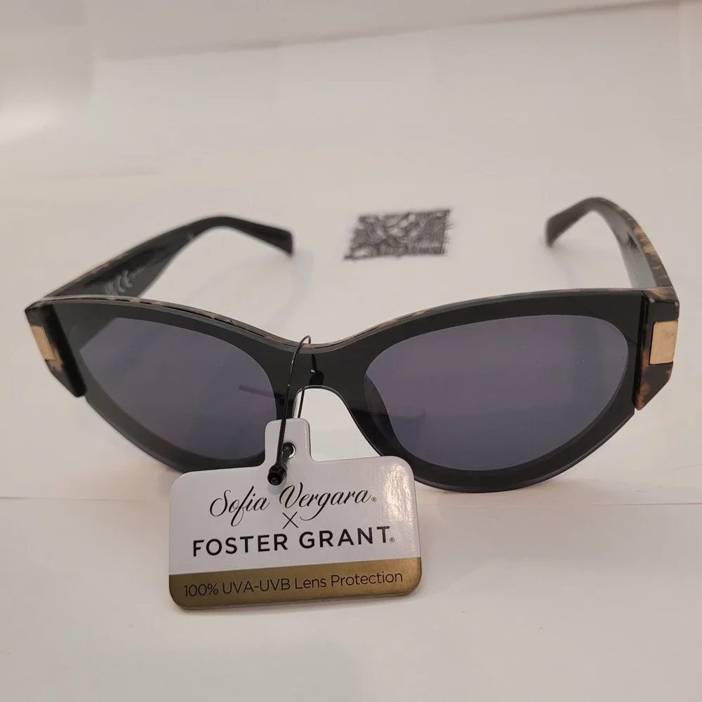 Sofia Vergara x Foster Grant Sunglasses Women Leopard Print Cat‎ Eye LEO V05